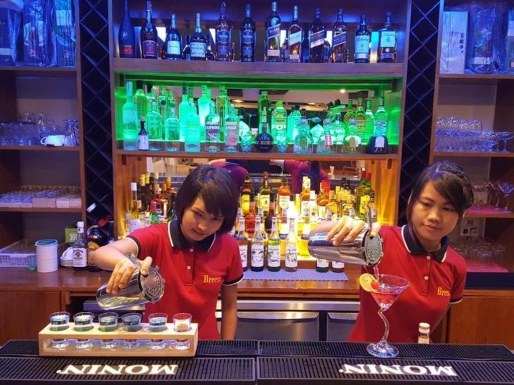 Asian Smile Hotel Rangoon Buitenkant foto
