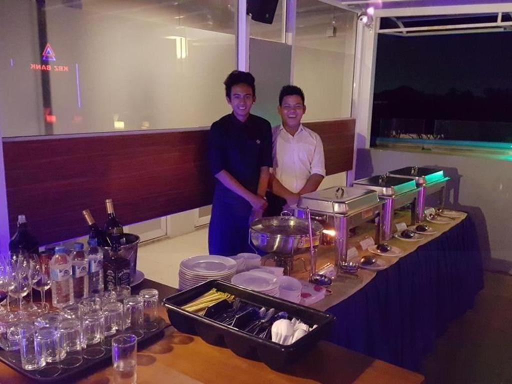 Asian Smile Hotel Rangoon Buitenkant foto