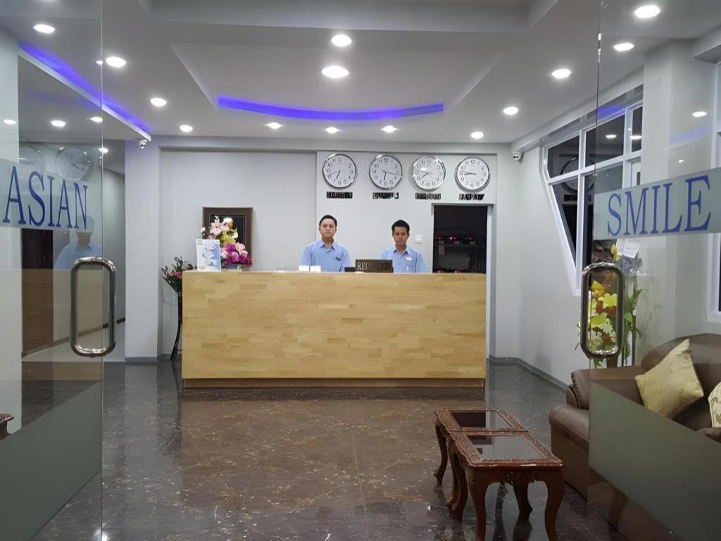 Asian Smile Hotel Rangoon Buitenkant foto