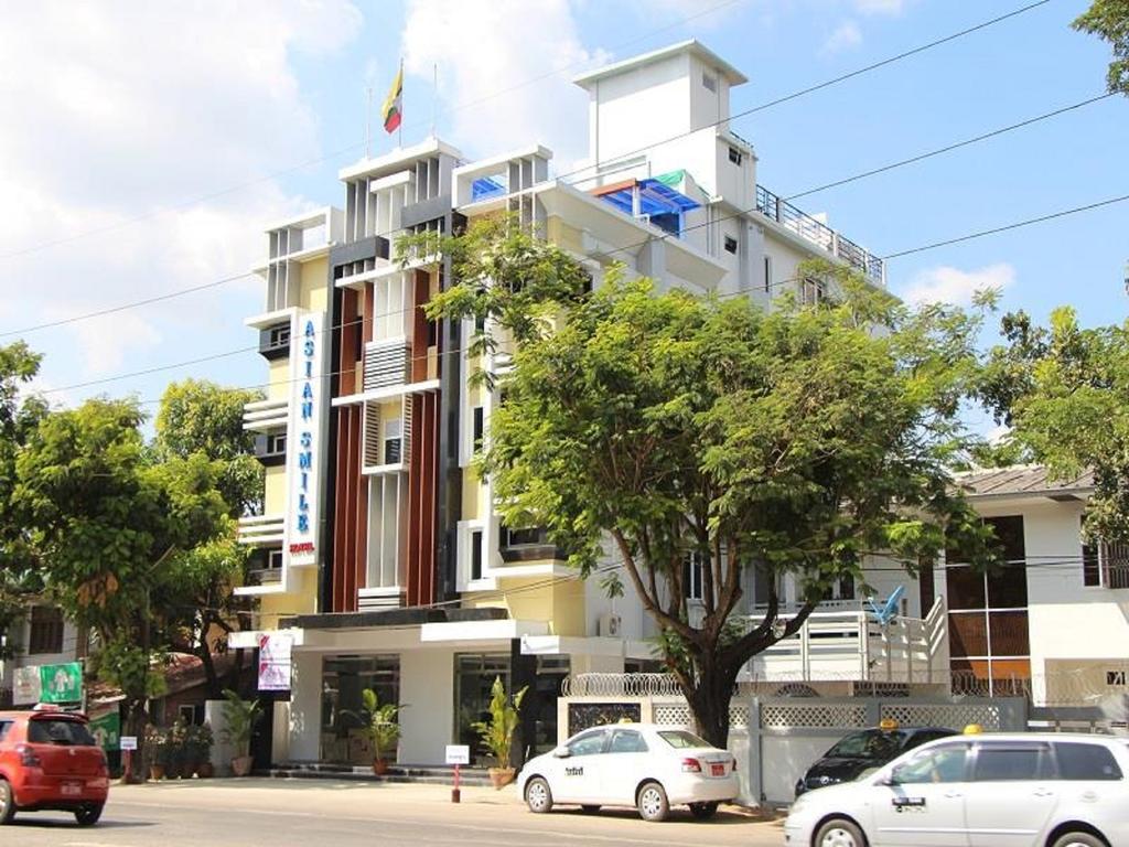 Asian Smile Hotel Rangoon Buitenkant foto