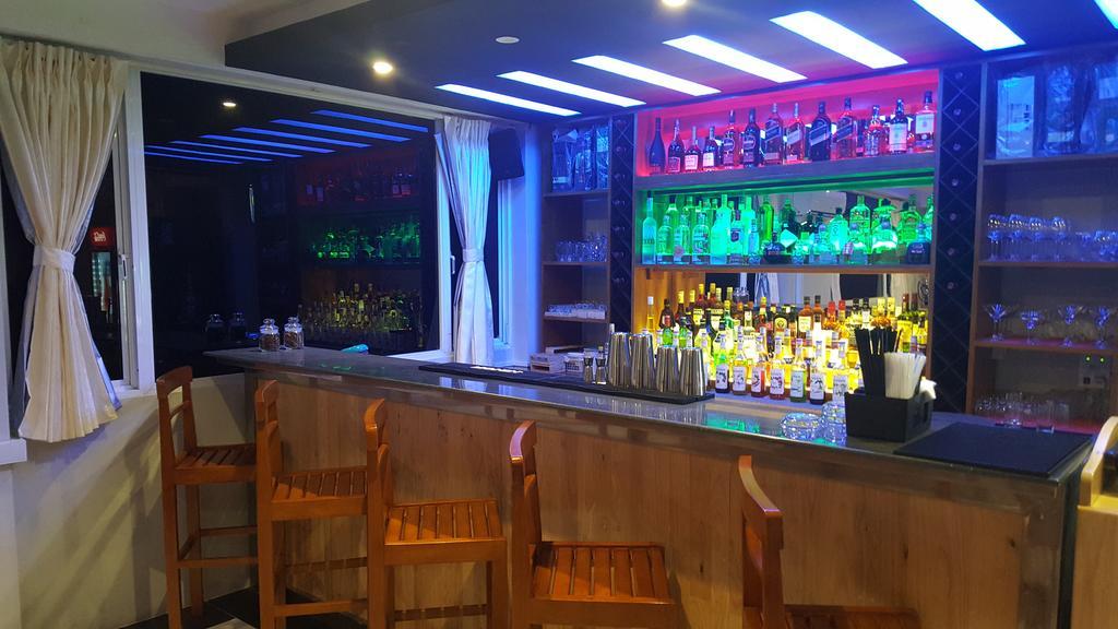 Asian Smile Hotel Rangoon Buitenkant foto