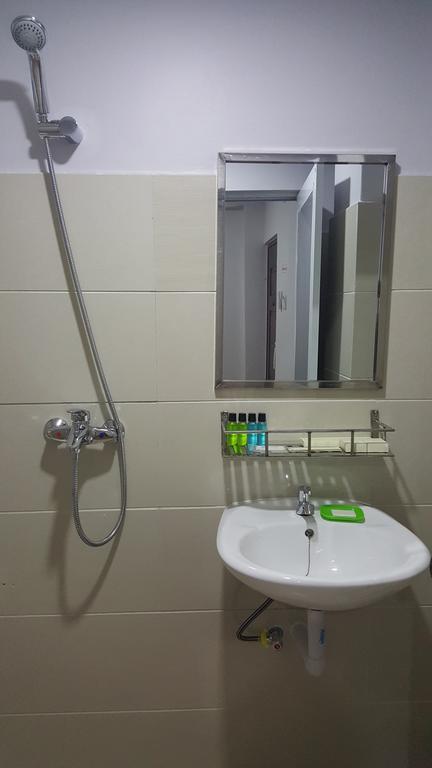 Asian Smile Hotel Rangoon Buitenkant foto