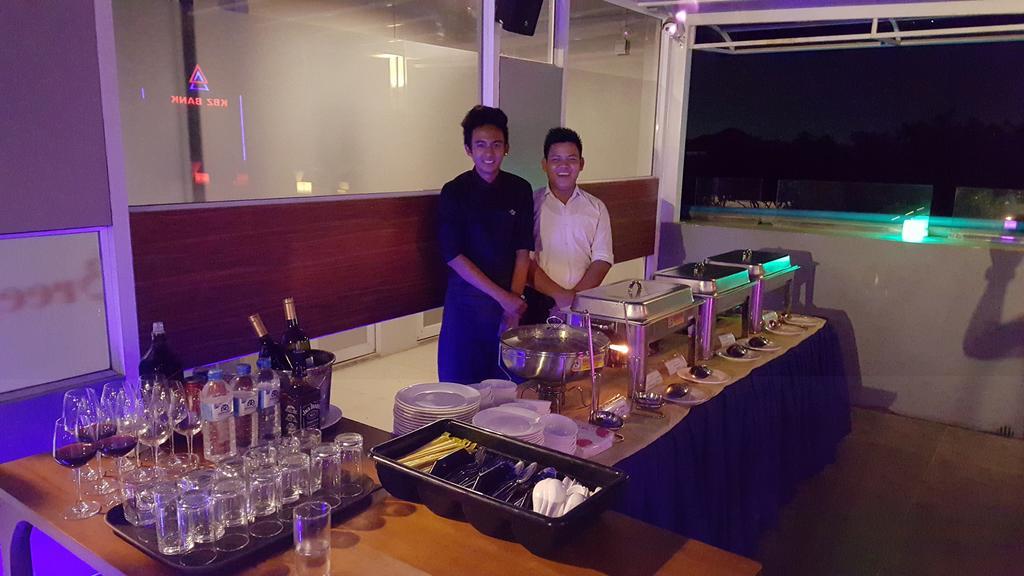Asian Smile Hotel Rangoon Buitenkant foto